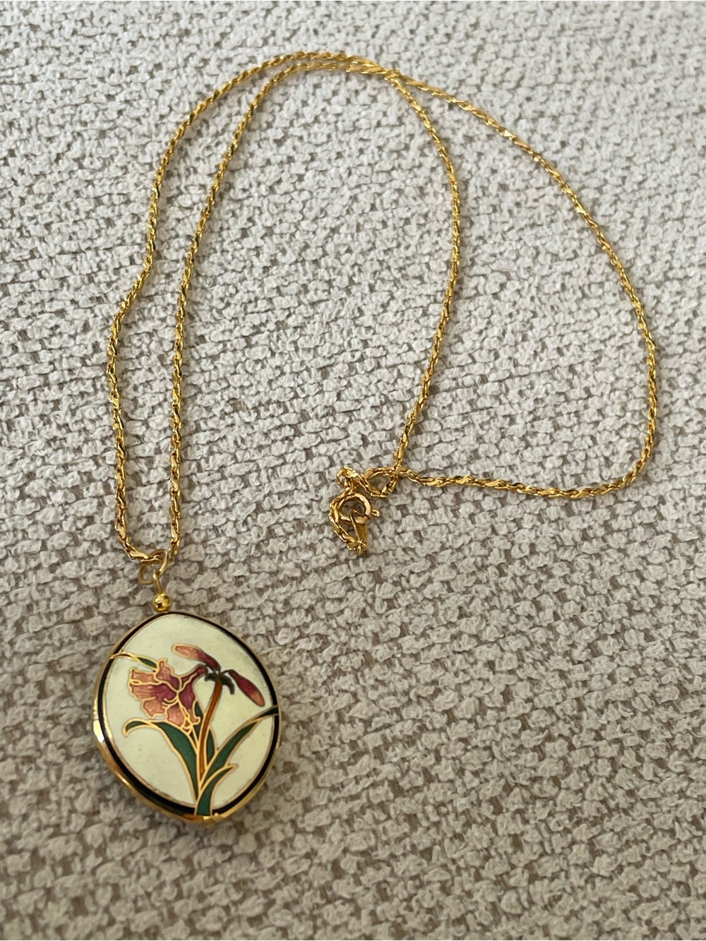 New Cloisonné Gold-Tone Floral lily 24” chain necklace